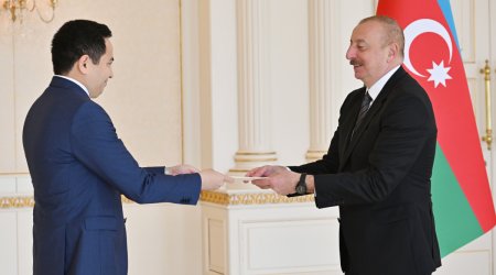 Президент Азербайджана принял верительные грамоты новоназначенного посла Казахстана