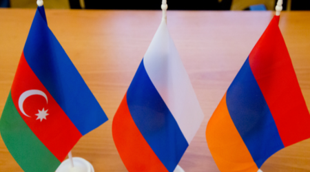 Moskvada üçtərəfli görüş başlayıb