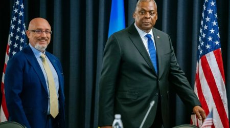 ABŞ və Ukraynanın müdafiə nazirləri Sinqapurda görüşüb