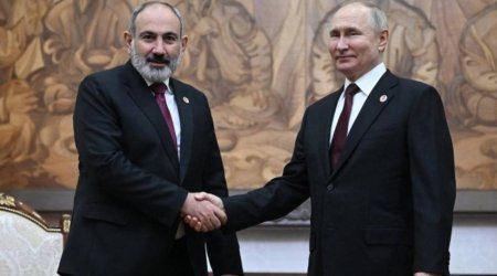 Putin Soçidə Paşinyanla görüşüb