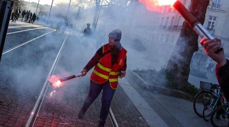 Fransa xalqı Makron administrasiyasına qarşı aksiya keçiriblər