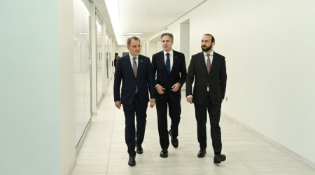 Началась встреча глав МИД Азербайджана и Армении с участием госсекретаря США Блинкена