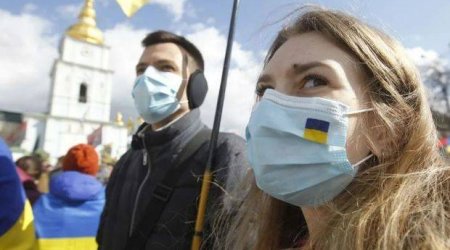 Ukrayna koronavirusla bağlı karantin rejimini ləğv edir