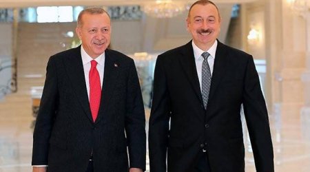 Президент Ильхам Алиев и Эрдоган поздравили друг друга с праздником Гурбан байрамы