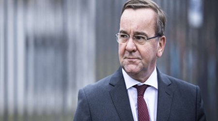 Almaniya müdafiə naziri İsveçin NATO-ya üzvlüyü ilə bağlı Türkiyəyə çağırış edib