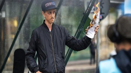 İsveçdə keçirilən aksiyada NATO-nun Nizamnaməsi yandırılıb