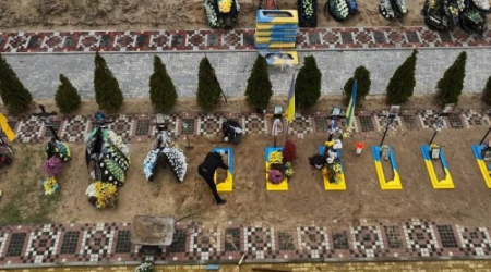 Ukrayna ölən 62 hərbçisinin meyitini geri qaytarıb