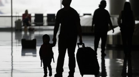 İstanbulda əcnəbilərə yaşamaq icazəsinin verilməsinə qadağa qoyulması ilə bağlı xəbərlərə aydınlıq gətirilib