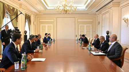 Əliyev Özbəkistanın Baş nazirini qəbul edib