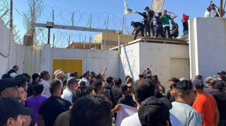 İsveçin İraqdakı səfirliyi Qurani-Kərimin yandırılmasına görə yandırılıb - VİDEO