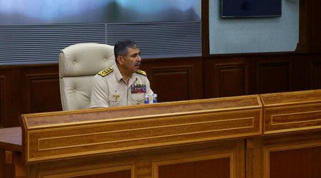 В Минобороны состоялось служебное совещание, проанализирована оперативная обстановка в Карабахском экономическом районе