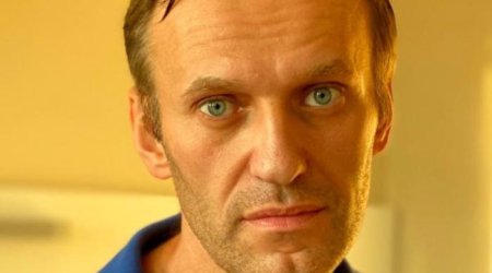 Məhkəmə Navalnıya 19 il həbs cəzası verdi