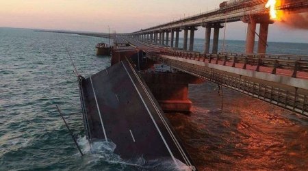 Krım körpüsü vurulub, nəqliyyatın hərəkəti dayanıb