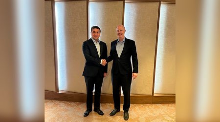 Hikmət Hacıyev İsrail Milli Təhlükəsizlik Şurasının rəhbəri ilə görüşüb