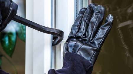 Qaradağda evdən külli miqdarda pul-qızıl oğurlayan şəxs saxlanılıb