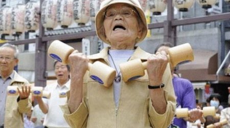 Yaponiyada yaşı 100-dən çox olanların sayı artıb