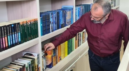 В изоляторе СГБ Давида Бабаяна наказывают книгами 