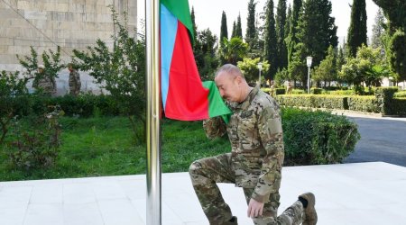 Президент Ильхам Алиев поднял Государственный флаг Азербайджанской Республики в городе Агдере