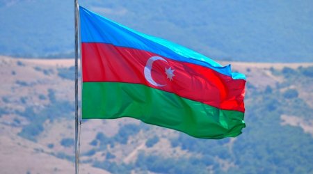 Президент Азербайджана Ильхам Алиев поднял Государственный флаг в городе Ходжалы и поселке Аскеран