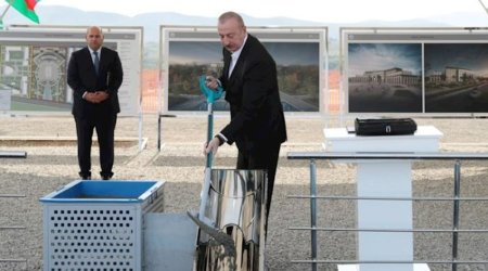 Prezident Füzulidə inzibati binanın təməlini qoyub
