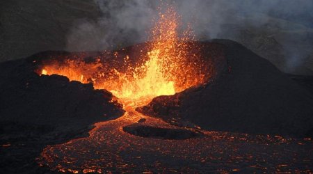 İslandiyada vulkan püskürməsi ehtimalı ilə əlaqədar fövqəladə vəziyyət elan edilib