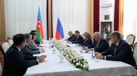 Milli Məclisin sədri Valentina Matviyenko ilə görüşüb