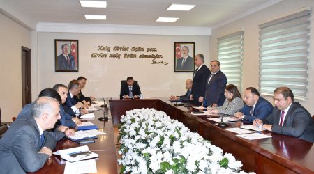 İcra başçısı Yasamal rayonunun sakinlərini qəbul edib