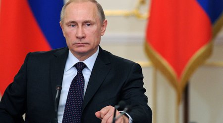 Putin prezidentliyə namizədlik üçün sənədlərini MSK-ya təqdim edib