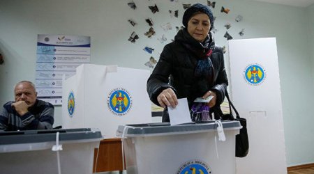 Moldovada prezident seçkisi referendumla birləşdiriləcək