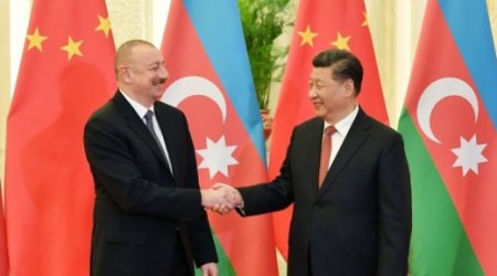 Си Цзиньпин поздравил Алиева