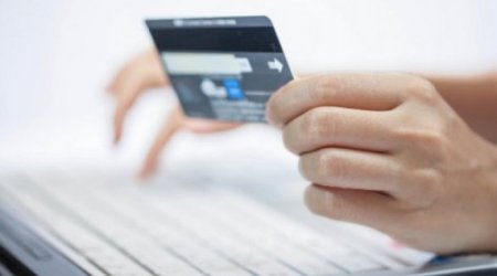 Bank kartından 6 min manat oğurlayan şəxslər saxlanılıb