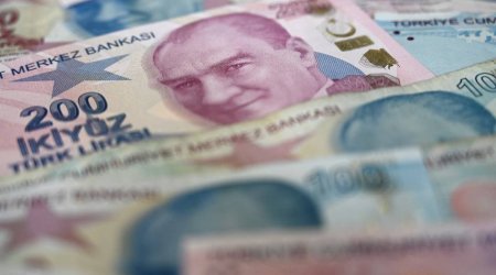 Türk lirəsi dollar qarşısında aşağı düşüb