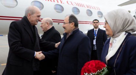 Numan Kurtulmuş Bakıya gəlib