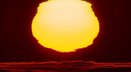 Günəşdə ard-arda iki partlayış baş verib