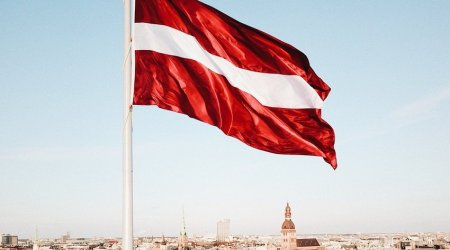 Латвия может депортировать сотни россиян