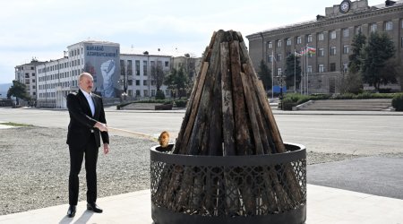 Prezident Xankəndində tonqal yandırıb