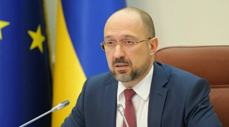 Шмыгаль: Украина рассчитывает получить достаточное количество боеприпасов в апреле