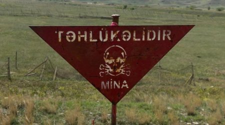 В Агдаме экскаватор подорвался на мине