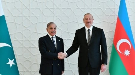 Шахбаз Шариф поздравил президента Ильхама Алиева