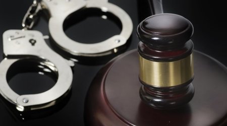 В Товузе мужчина облил женщину бензином и поджег
