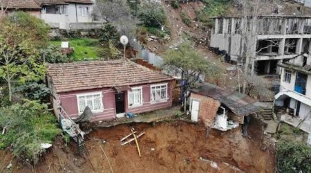 İstanbulda torpaq sürüşməsi baş verib