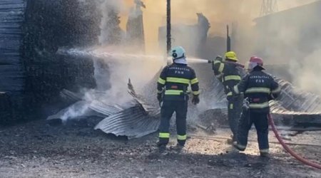 В Баку горит рынок пиломатериалов: пожар локализован, полиция приняла меры безопасности - ОБНОВЛЕНО