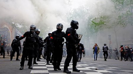 В Париже 57 полицейских пострадали в ходе первомайской демонстрации