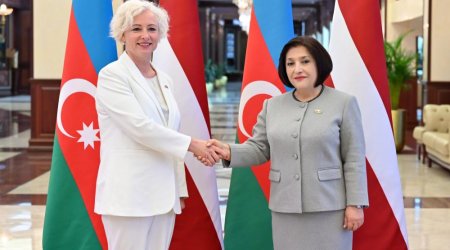 Sahibə Qafarova latviyalı həmkarı ilə görüşüb