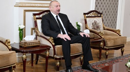 Əliyev Rəisi ilə görüşdə qəbul olan qərarları yeni rəhbərliyə çatdırılacağına ümid edir