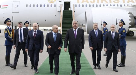 Tacikistan Prezidenti Azərbaycana dövlət səfərinə gəlib