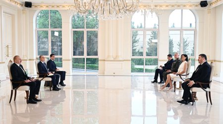 İlham Əliyev yeni səfirləri qəbul edib - Yenilənib