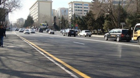 В Баку на проспекте Азадлыг проводятся ремонтные работы