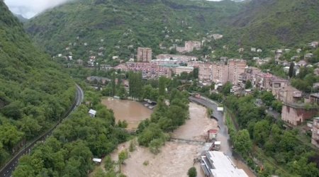 Rusiya Ermənistanda çökən dəmir yolunu bərpa edir