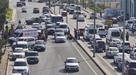 Серьезное ДТП парализовало движение на Мардакянском шоссе